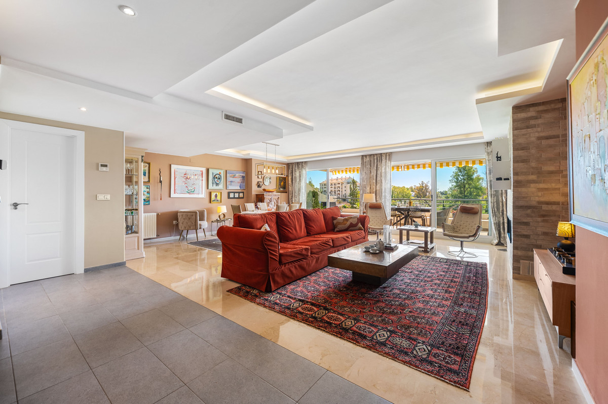 Apartamentos de 4 dormitorios en venta en Guadalmina Alta – R5349172 Apartamentos de 4 dormitorios en venta en Guadalmina Alta – R5349172