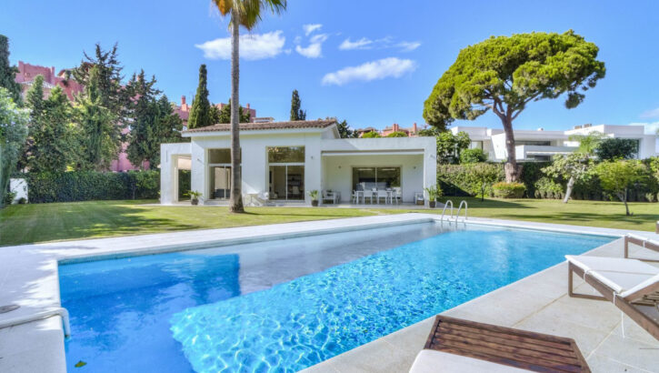 Villas de 3 dormitorios en venta en Guadalmina Baja – R5160247 Villas de 3 dormitorios en venta en Guadalmina Baja – R5160247 en