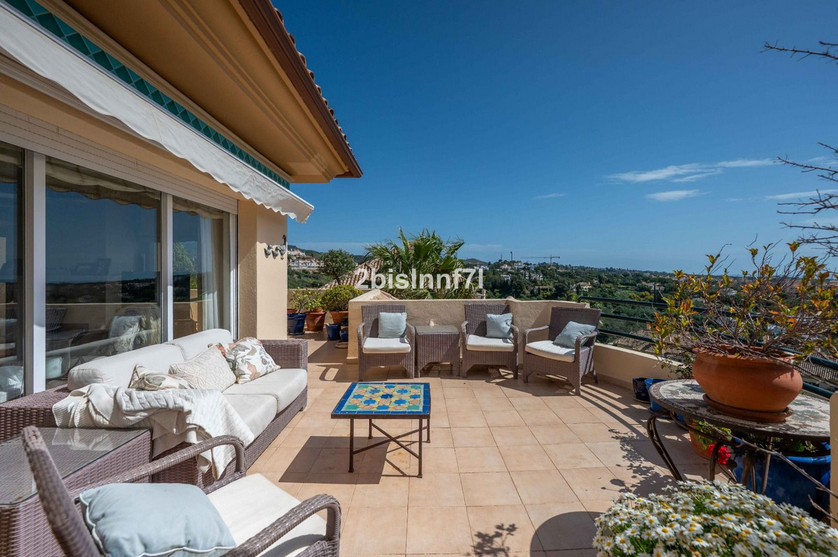 Apartamentos de 3 dormitorios en venta en Elviria Hills – R5337391 Apartamentos de 3 dormitorios en venta en Elviria Hills – R5337391