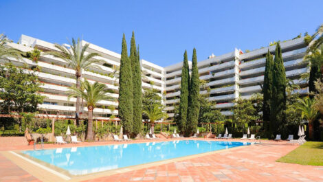 3 bedroom Apartments for sale in Marbella – R4728676