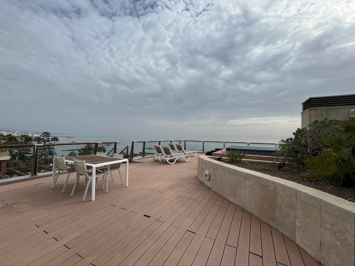 Aticos de 3 dormitorios en venta en Puerto Banús – R5159629 Aticos de 3 dormitorios en venta en Puerto Banús – R5159629