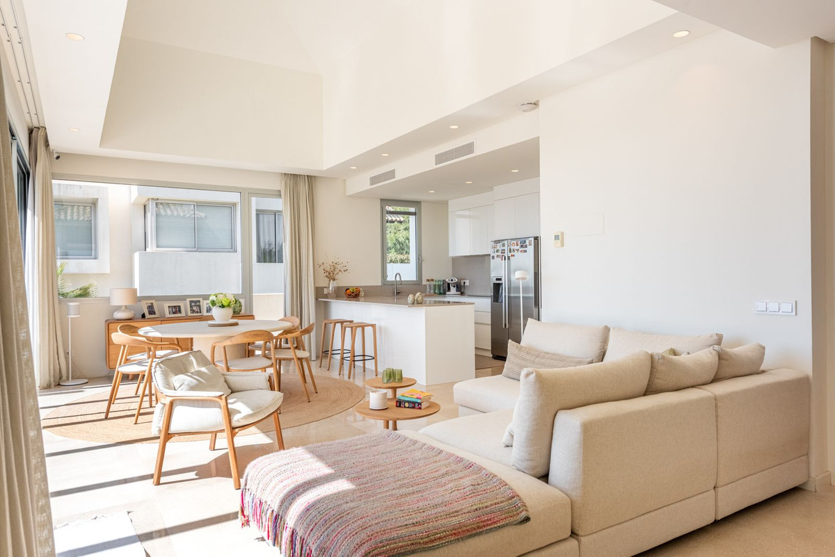 Apartamentos de 4 dormitorios en venta en Benahavís – R5348098 Apartamentos de 4 dormitorios en venta en Benahavís – R5348098