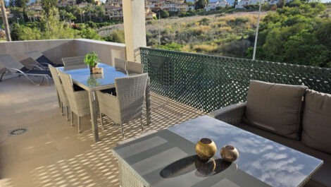 2 bedroom Penthouses for sale in Nueva Andalucía – R5217685