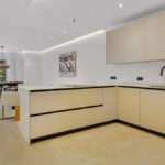 Apartamentos de 3 dormitorios en venta en Nueva Andalucía – R5290000 Apartamentos de 3 dormitorios en venta en Nueva Andalucía – R5290000