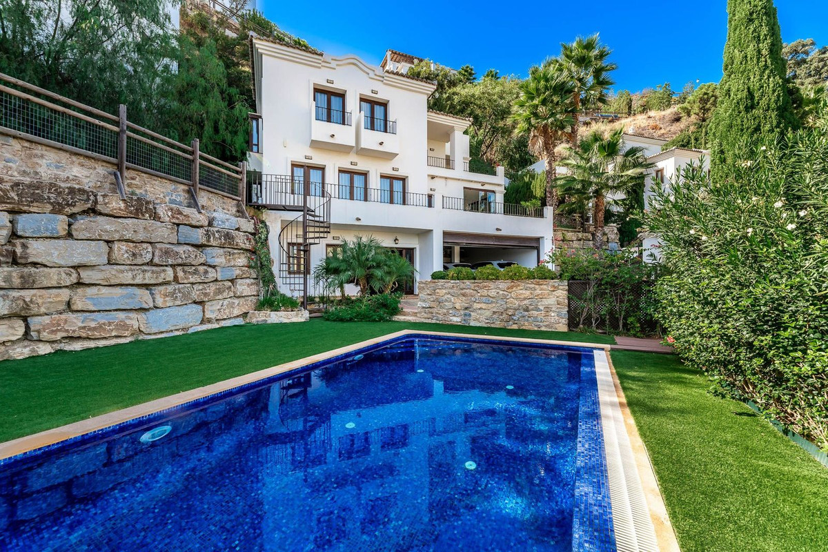 5 bedroom Villas for sale in Benahavís – R4152868 5 bedroom Villas for sale in Benahavís – R4152868