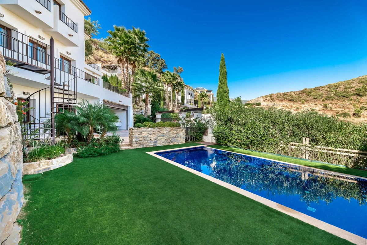 5 bedroom Villas for sale in Benahavís – R4152868 5 bedroom Villas for sale in Benahavís – R4152868