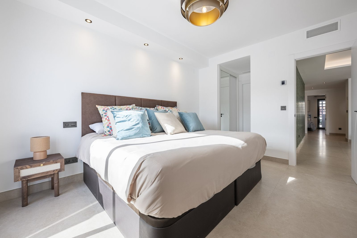 Apartamentos de 3 dormitorios en venta en Nueva Andalucía – R5014801 Apartamentos de 3 dormitorios en venta en Nueva Andalucía – R5014801