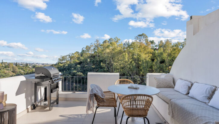 Apartamentos de 3 dormitorios en venta en Benahavís – R5050198 Apartamentos de 3 dormitorios en venta en Benahavís – R5050198 en