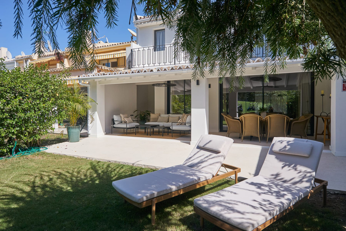 4 bedroom Townhouses for sale in Nueva Andalucía – R5438995 4 bedroom Townhouses for sale in Nueva Andalucía – R5438995