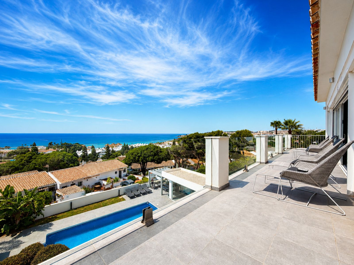 4 bedroom Villas for sale in La Cala de Mijas – R5423404 4 bedroom Villas for sale in La Cala de Mijas – R5423404