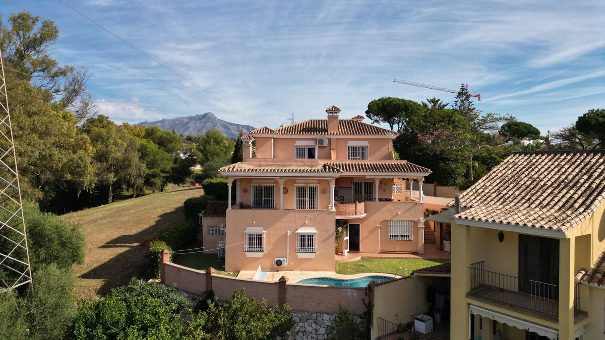 Villas de 6 dormitorios en venta en San Pedro de Alcántara – R4926724 Villas de 6 dormitorios en venta en San Pedro de Alcántara – R4926724