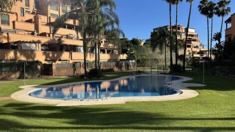 2 bedroom Apartments for sale in Marbella – R5309983