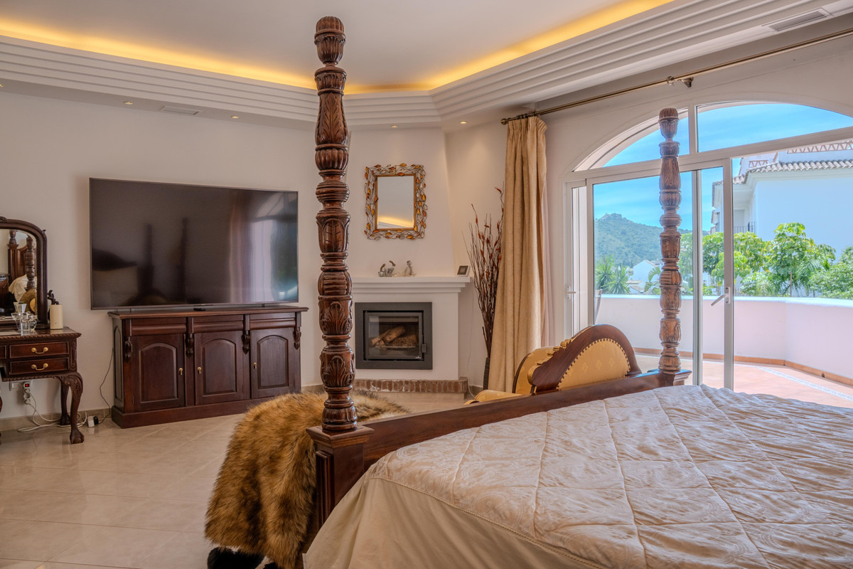 6 bedroom Villas for sale in Benahavís – R5432458 6 bedroom Villas for sale in Benahavís – R5432458