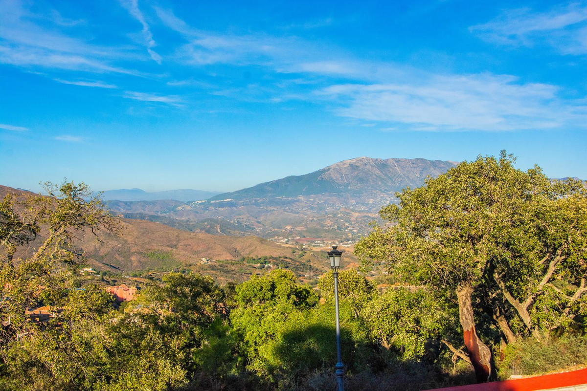 4 bedroom Villas for sale in La Mairena – R4791493 4 bedroom Villas for sale in La Mairena – R4791493