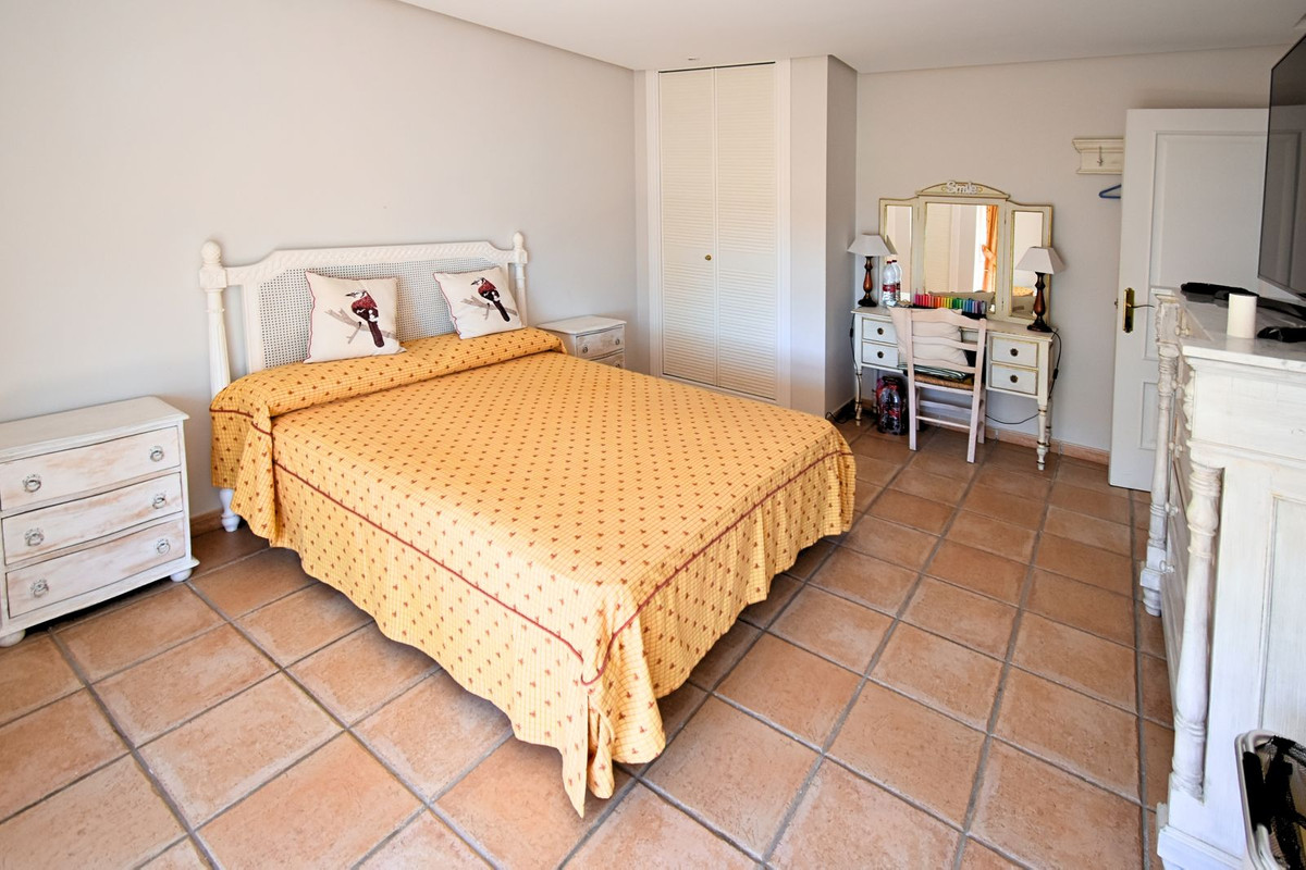 6 bedroom Semi-detached for sale in Guadalmina Alta – R5387791 6 bedroom Semi-detached for sale in Guadalmina Alta – R5387791