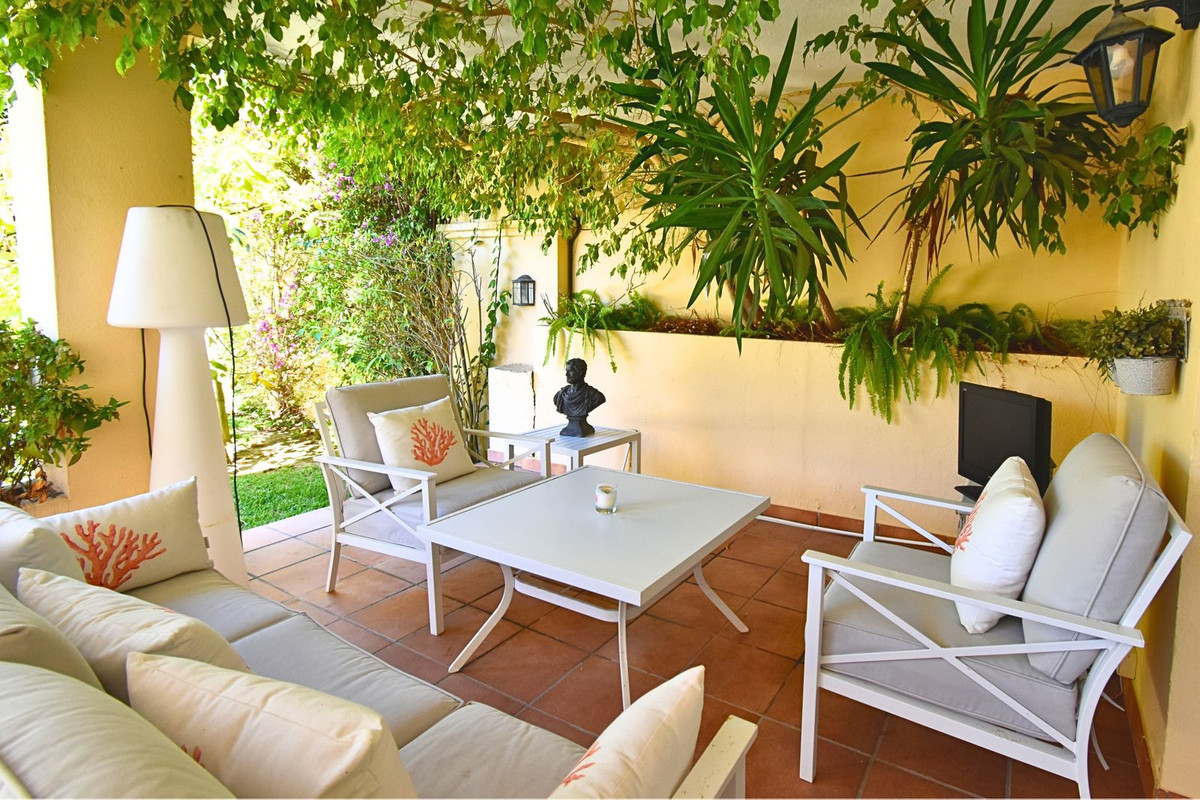 6 bedroom Semi-detached for sale in Guadalmina Alta – R5387791 6 bedroom Semi-detached for sale in Guadalmina Alta – R5387791