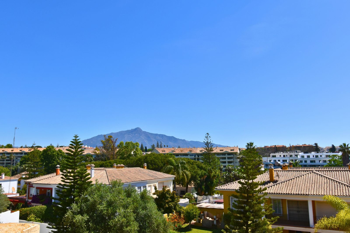 6 bedroom Semi-detached for sale in Guadalmina Alta – R5387791 6 bedroom Semi-detached for sale in Guadalmina Alta – R5387791