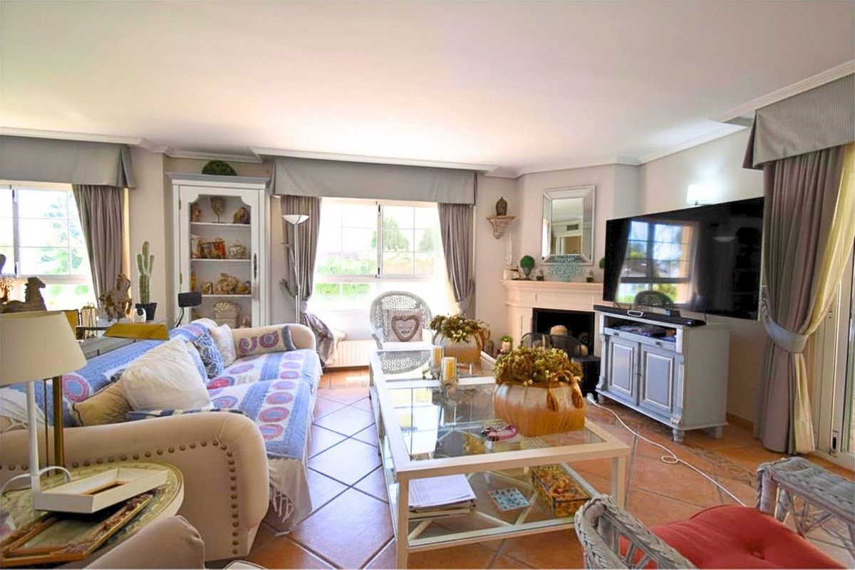 6 bedroom Semi-detached for sale in Guadalmina Alta – R5387791 6 bedroom Semi-detached for sale in Guadalmina Alta – R5387791