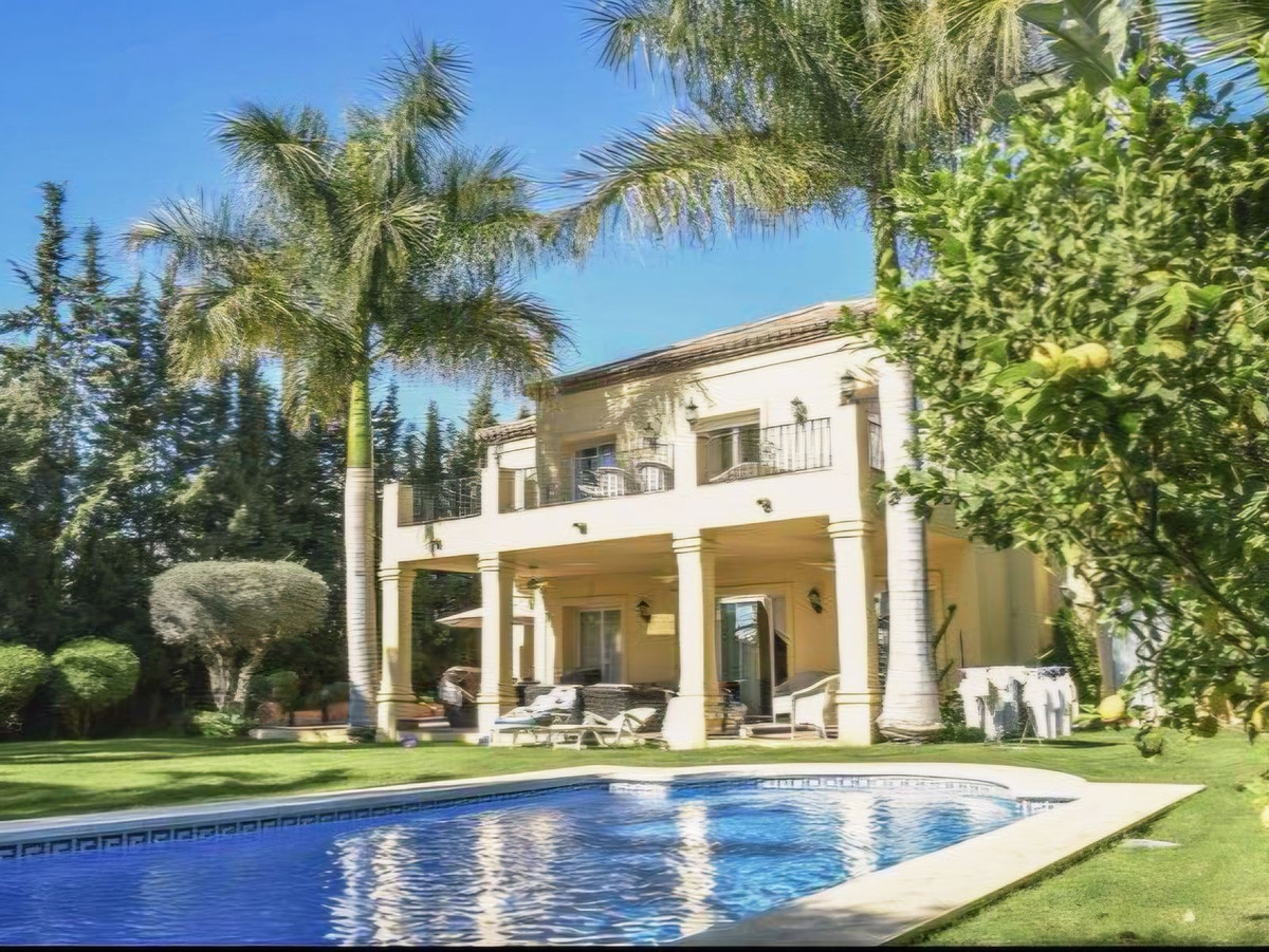 Villas de 5 dormitorios en venta en Nueva Andalucía – R5402329 Villas de 5 dormitorios en venta en Nueva Andalucía – R5402329