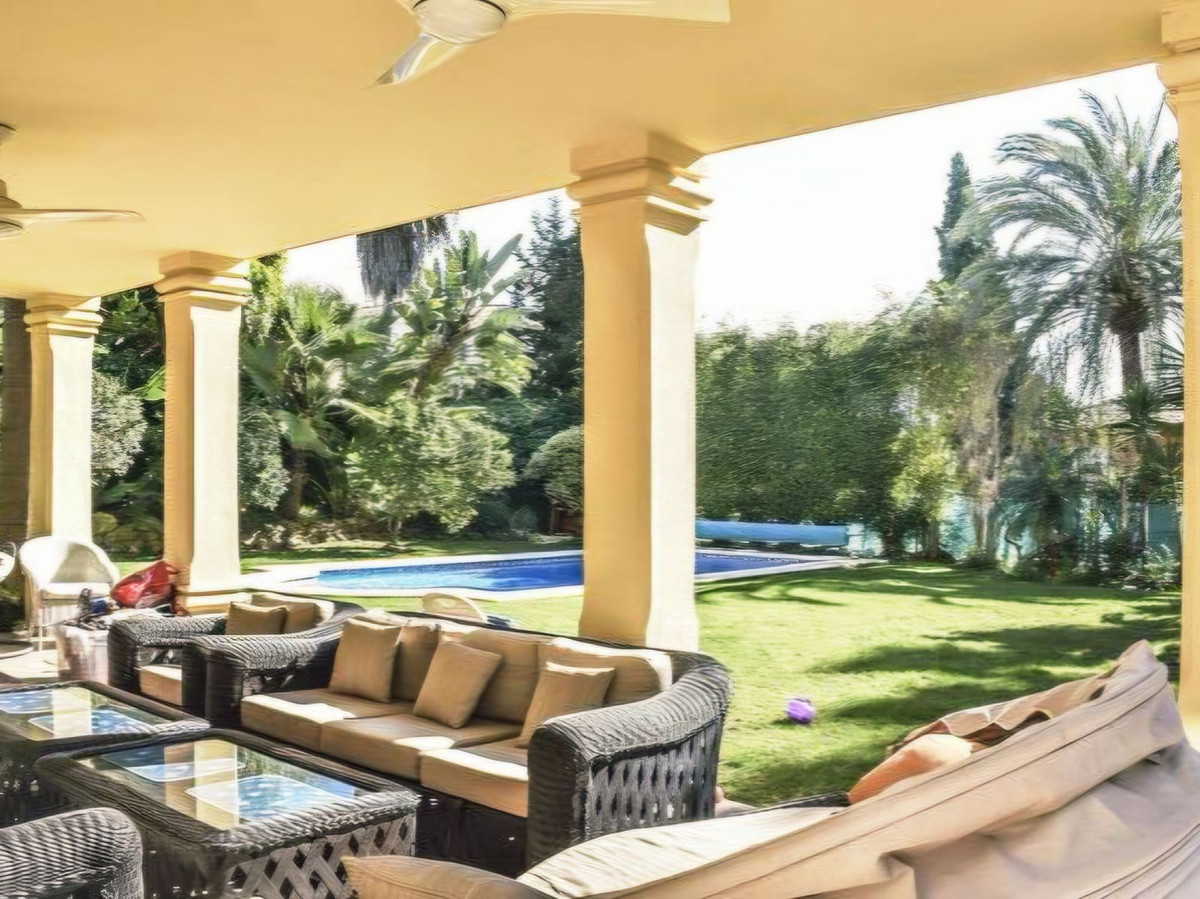 Villas de 5 dormitorios en venta en Nueva Andalucía – R5402329 Villas de 5 dormitorios en venta en Nueva Andalucía – R5402329