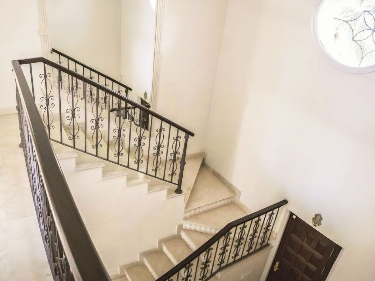 Villas de 5 dormitorios en venta en Nueva Andalucía – R5402329 Villas de 5 dormitorios en venta en Nueva Andalucía – R5402329