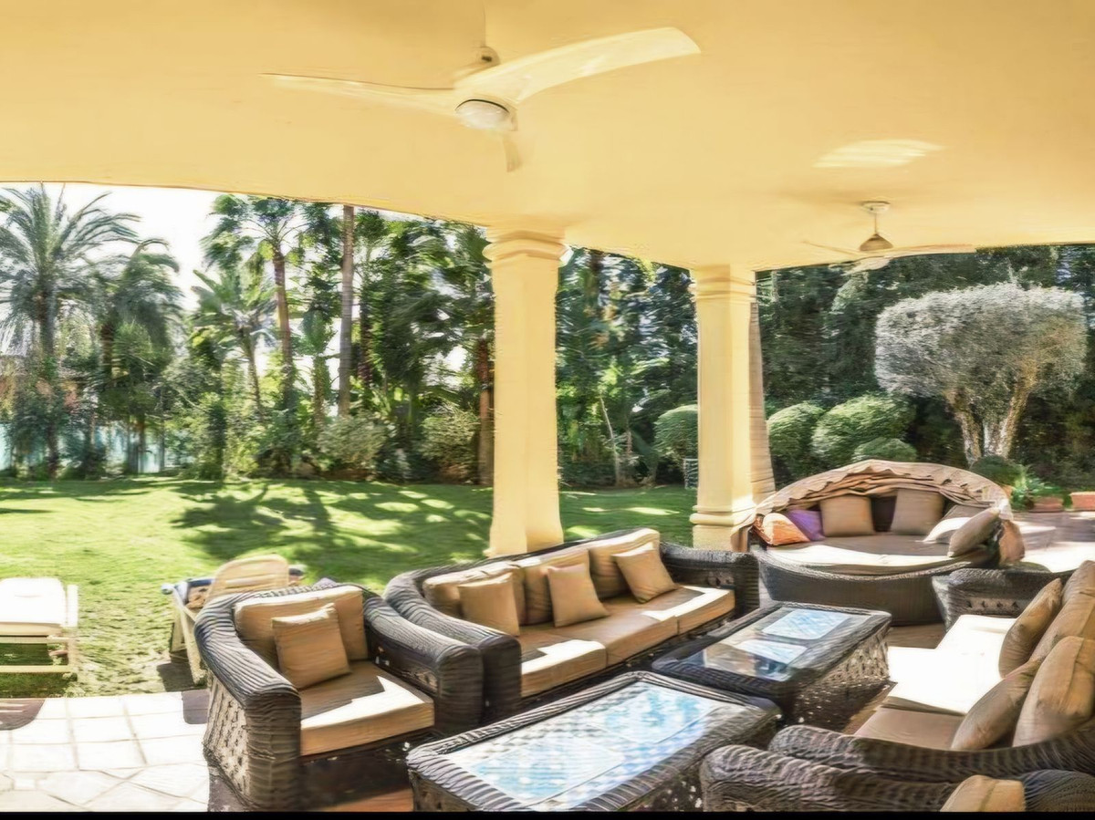 Villas de 5 dormitorios en venta en Nueva Andalucía – R5402329 Villas de 5 dormitorios en venta en Nueva Andalucía – R5402329