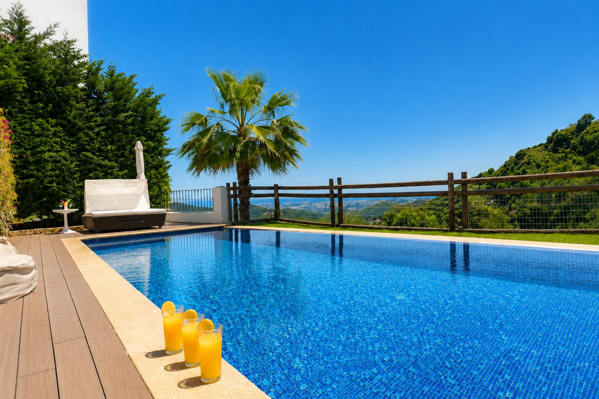 4 bedroom Villas for sale in Benahavís – R5363932 4 bedroom Villas for sale in Benahavís – R5363932
