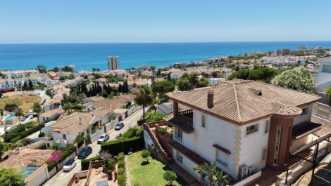 Villas de 6 dormitorios en venta en Riviera del Sol – R5432296