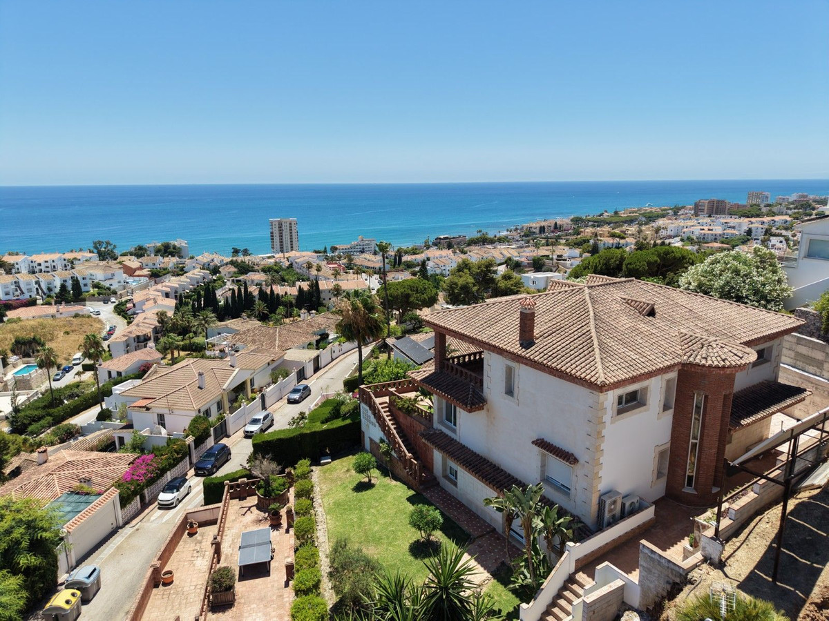 6 bedroom Villas for sale in Riviera del Sol – R5432296 6 bedroom Villas for sale in Riviera del Sol – R5432296