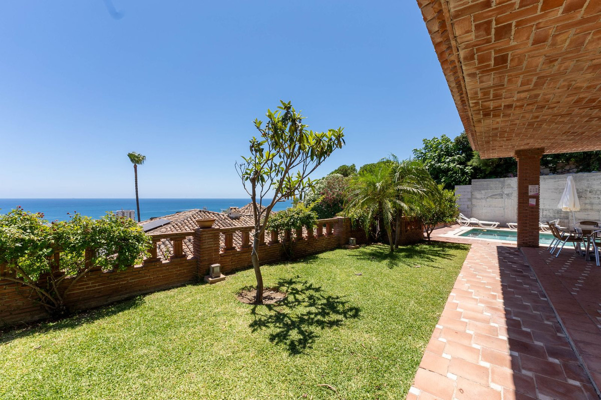 6 bedroom Villas for sale in Riviera del Sol – R5432296 6 bedroom Villas for sale in Riviera del Sol – R5432296
