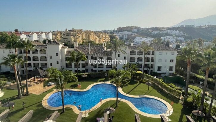 Aticos de 2 dormitorios en venta en Selwo – R4803505 Aticos de 2 dormitorios en venta en Selwo – R4803505 en