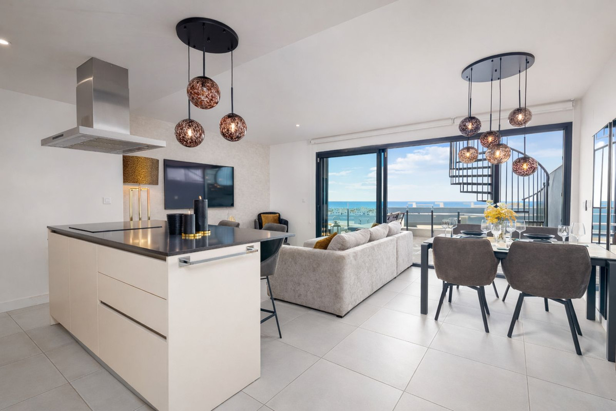 Aticos de 2 dormitorios en venta en Selwo – R5320003 Aticos de 2 dormitorios en venta en Selwo – R5320003