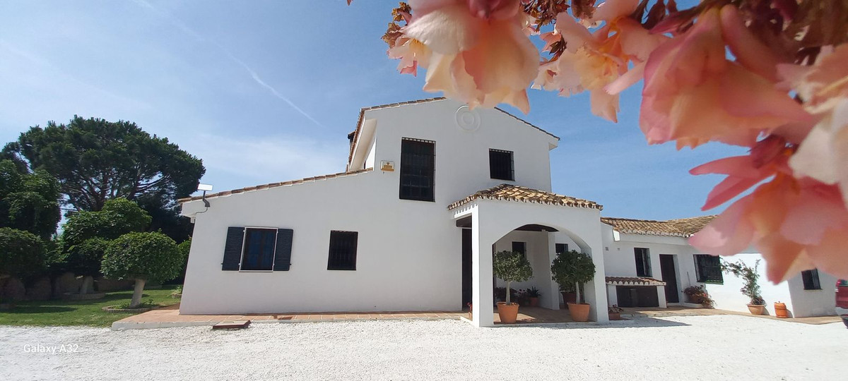 4 bedroom Villas for sale in La Cala de Mijas – R5080252 4 bedroom Villas for sale in La Cala de Mijas – R5080252