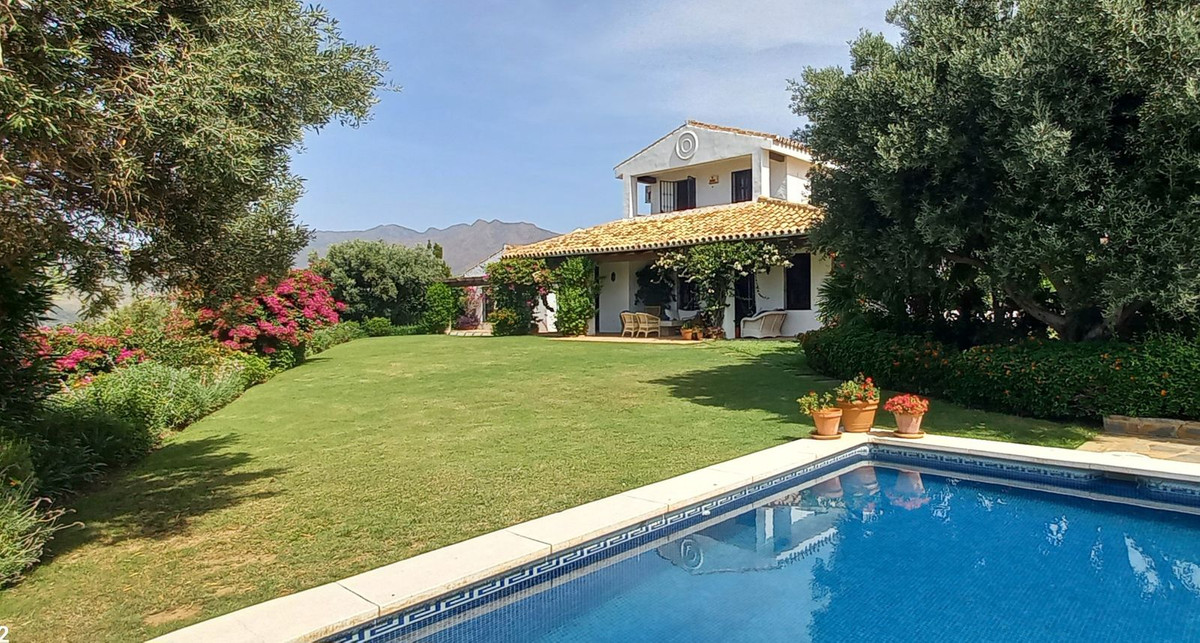 4 bedroom Villas for sale in La Cala de Mijas – R5080252 4 bedroom Villas for sale in La Cala de Mijas – R5080252