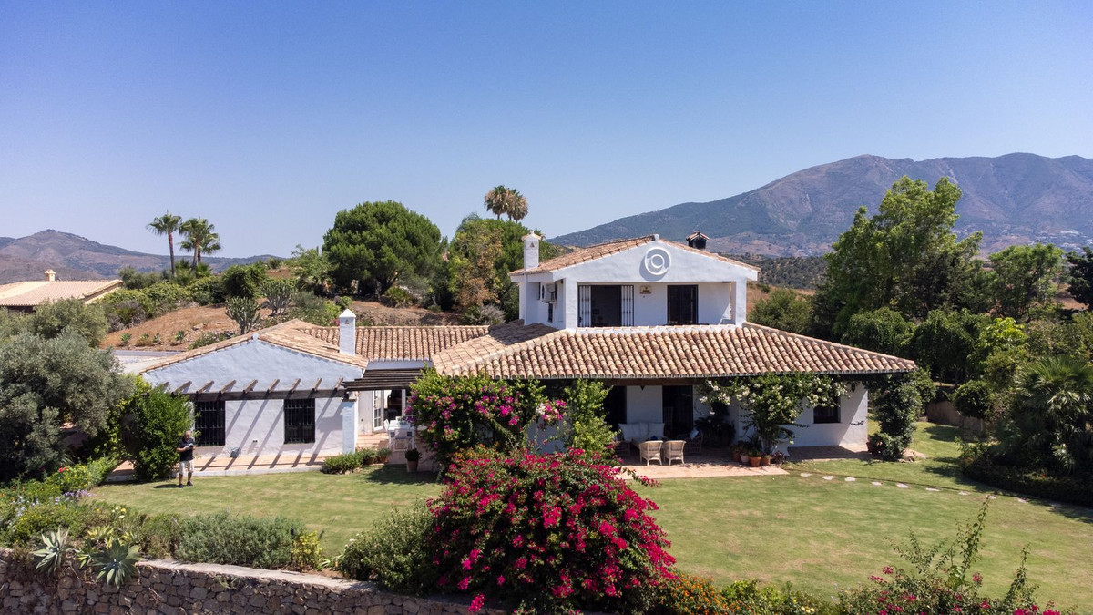 4 bedroom Villas for sale in La Cala de Mijas – R5080252 4 bedroom Villas for sale in La Cala de Mijas – R5080252