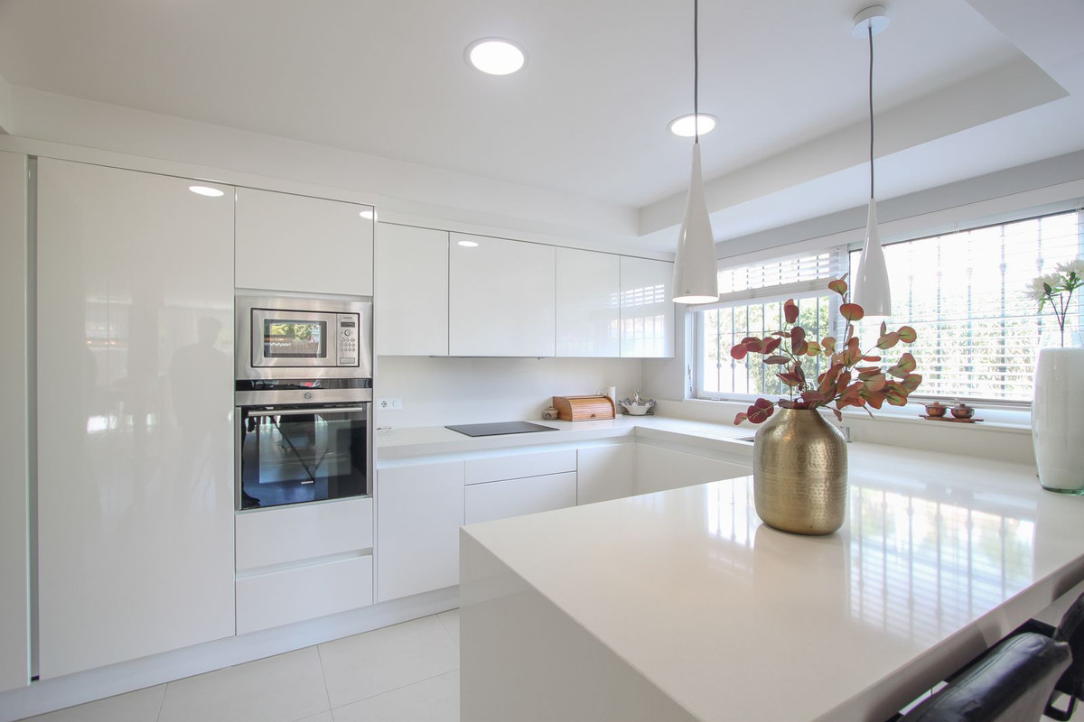 Apartamentos de 3 dormitorios en venta en Guadalmina Alta – R5040325 Apartamentos de 3 dormitorios en venta en Guadalmina Alta – R5040325