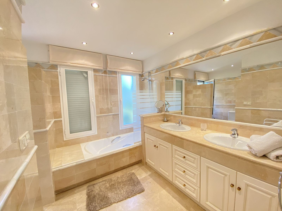 Apartamentos de 3 dormitorios en venta en Elviria – R5366656 Apartamentos de 3 dormitorios en venta en Elviria – R5366656