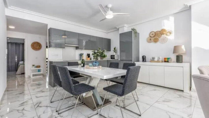 Apartamentos de 3 dormitorios en venta en Nueva Andalucía – R5445025 Apartamentos de 3 dormitorios en venta en Nueva Andalucía – R5445025 en