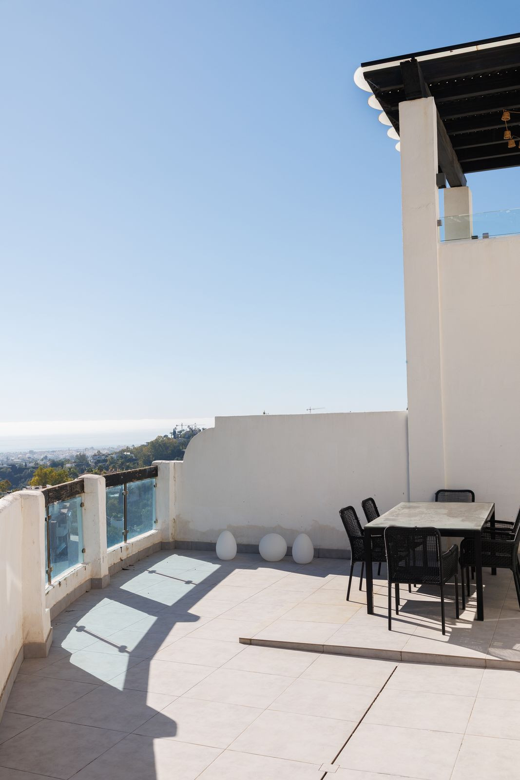 Apartamentos de 2 dormitorios en venta en Benahavís – R5324335 Apartamentos de 2 dormitorios en venta en Benahavís – R5324335