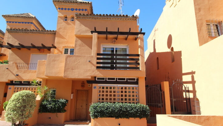 Pareados de 4 dormitorios en venta en Milla de Oro – R5374804 Pareados de 4 dormitorios en venta en Milla de Oro – R5374804 en