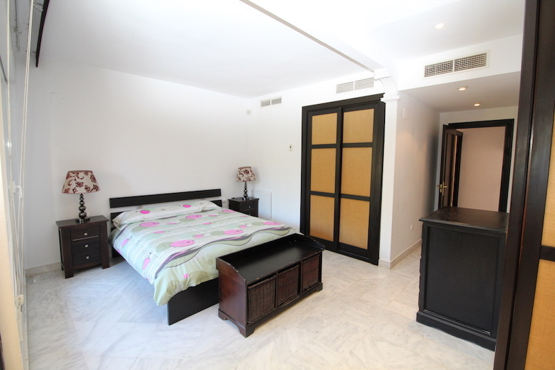 Pareados de 4 dormitorios en venta en Milla de Oro – R5374804 Pareados de 4 dormitorios en venta en Milla de Oro – R5374804