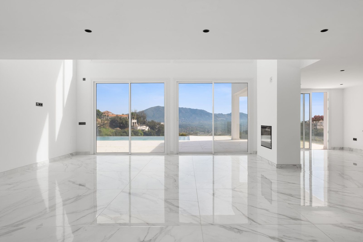 4 bedroom Villas for sale in La Mairena – R5203108 4 bedroom Villas for sale in La Mairena – R5203108