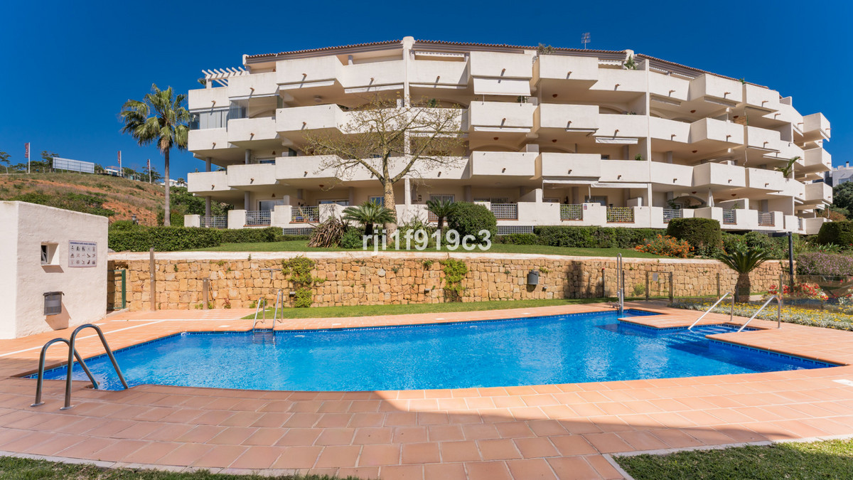 2 bedroom Apartments for sale in Elviria – R5384050 2 bedroom Apartments for sale in Elviria – R5384050