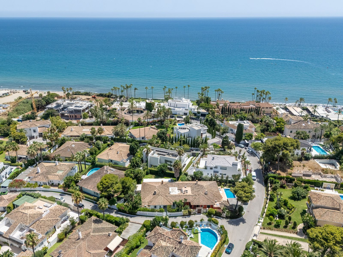 Pareados de 7 dormitorios en venta en Los Monteros – R5122906 Pareados de 7 dormitorios en venta en Los Monteros – R5122906