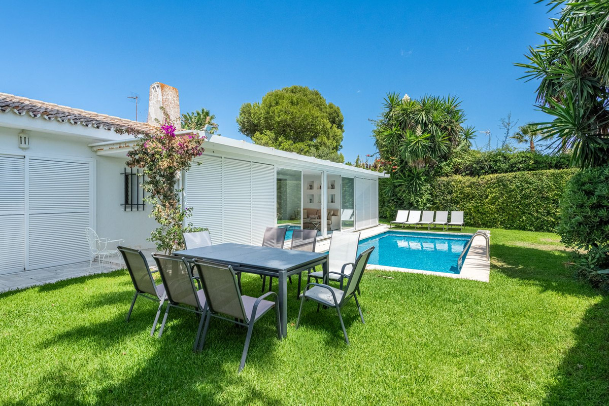 Pareados de 7 dormitorios en venta en Los Monteros – R5122906 Pareados de 7 dormitorios en venta en Los Monteros – R5122906