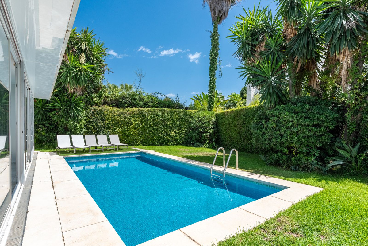 Pareados de 7 dormitorios en venta en Los Monteros – R5122906 Pareados de 7 dormitorios en venta en Los Monteros – R5122906