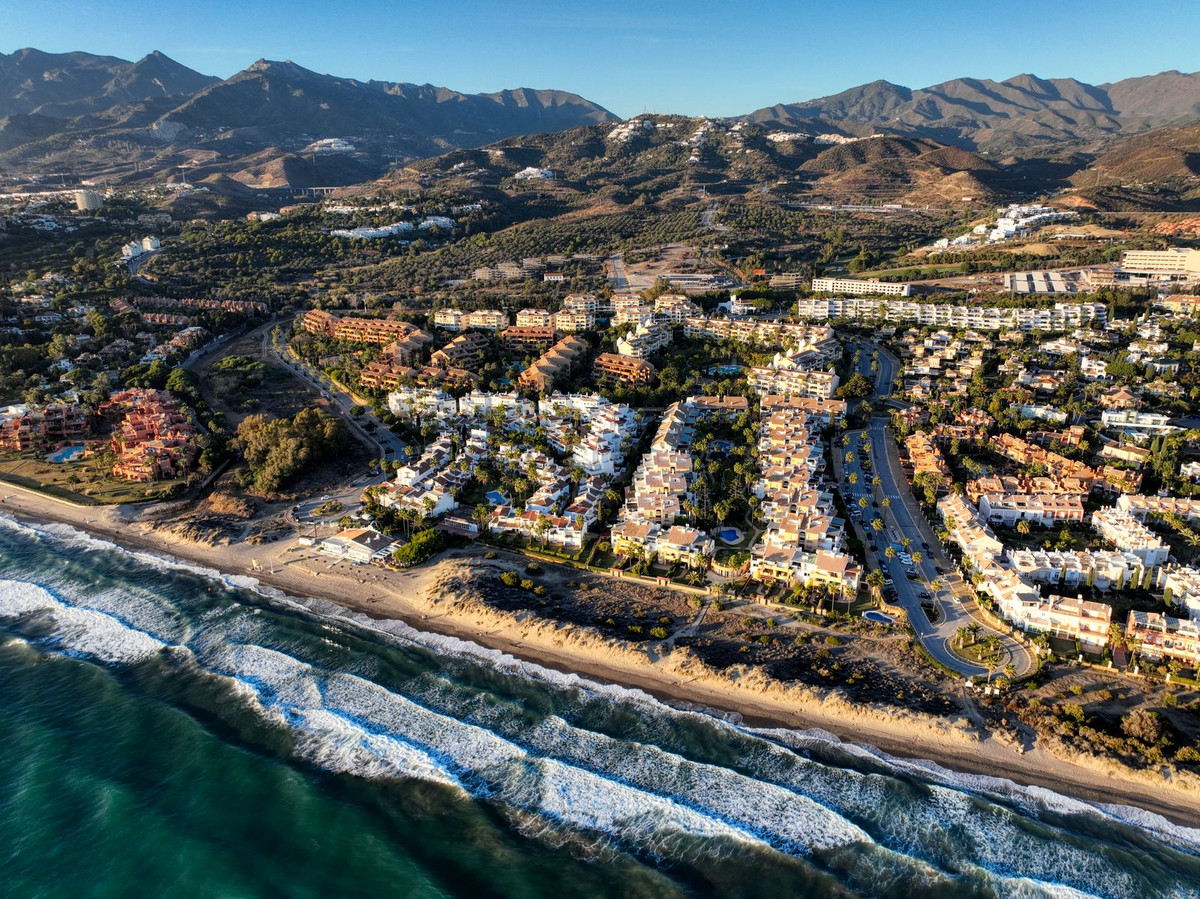Adosados de 3 dormitorios en venta en Bahía de Marbella – R5430205 Adosados de 3 dormitorios en venta en Bahía de Marbella – R5430205