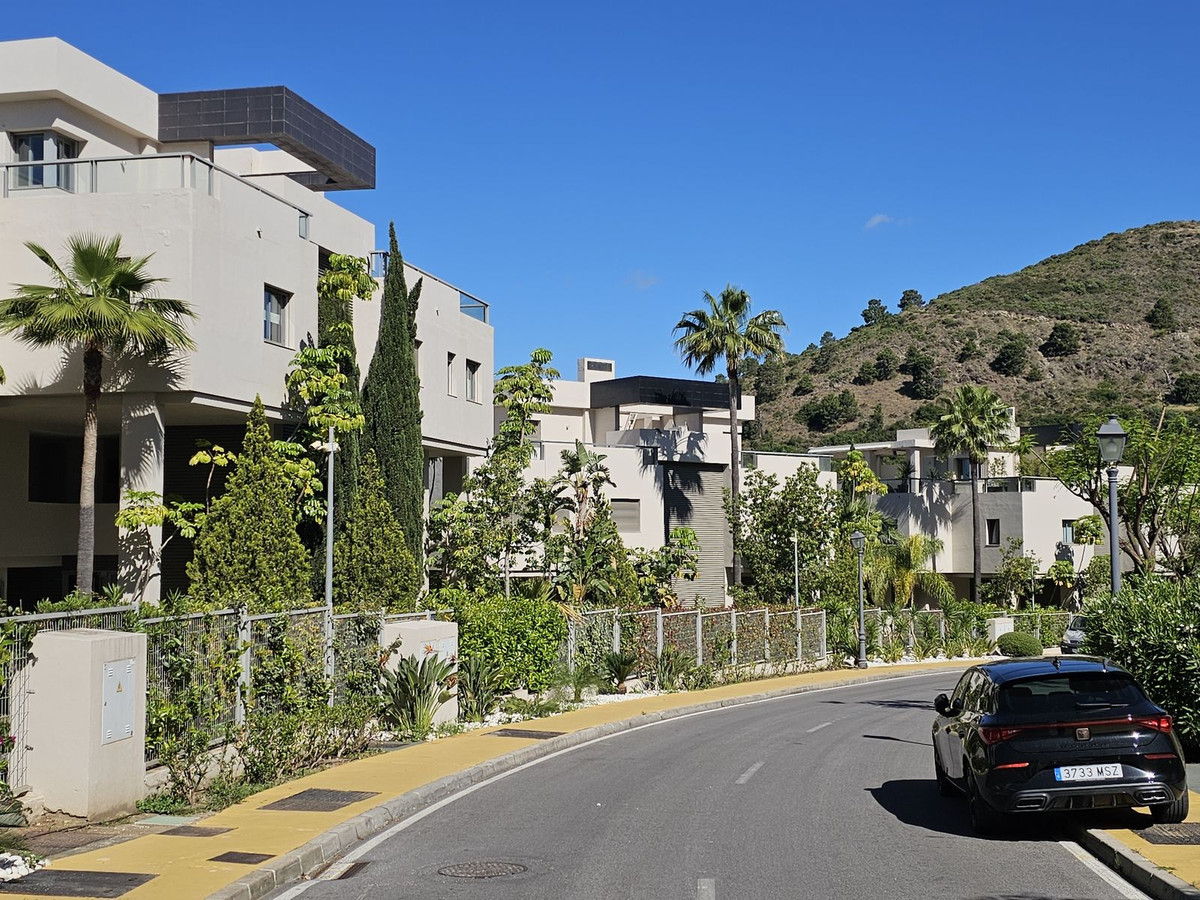 Apartamentos de 3 dormitorios en venta en Benahavís – R5380996 Apartamentos de 3 dormitorios en venta en Benahavís – R5380996