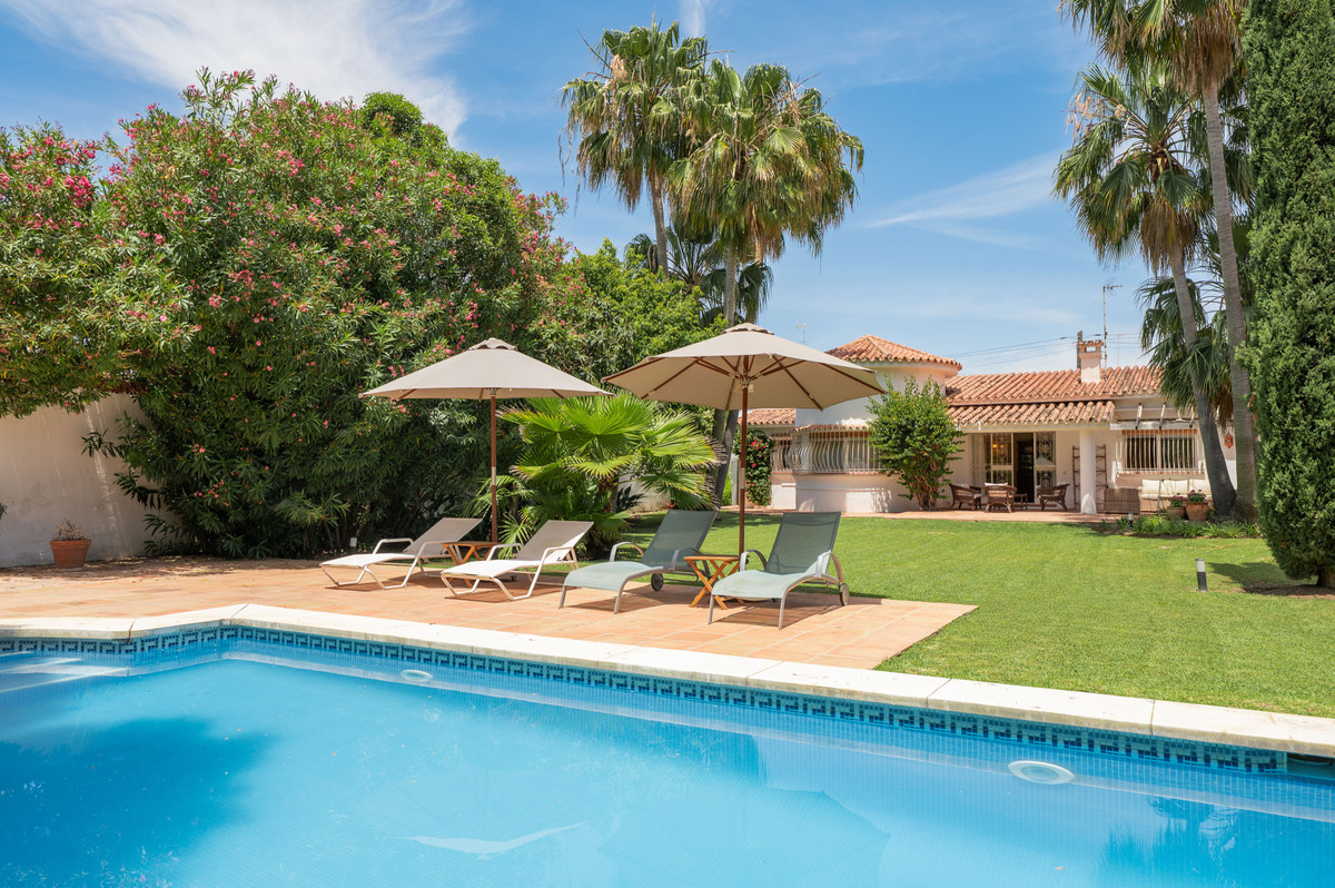 Villas de 5 dormitorios en venta en San Pedro de Alcántara – R5397121 Villas de 5 dormitorios en venta en San Pedro de Alcántara – R5397121