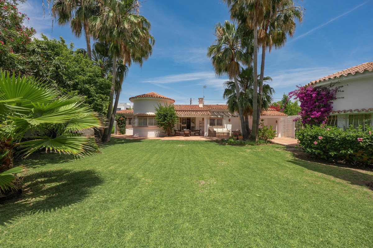 Villas de 5 dormitorios en venta en San Pedro de Alcántara – R5397121 Villas de 5 dormitorios en venta en San Pedro de Alcántara – R5397121